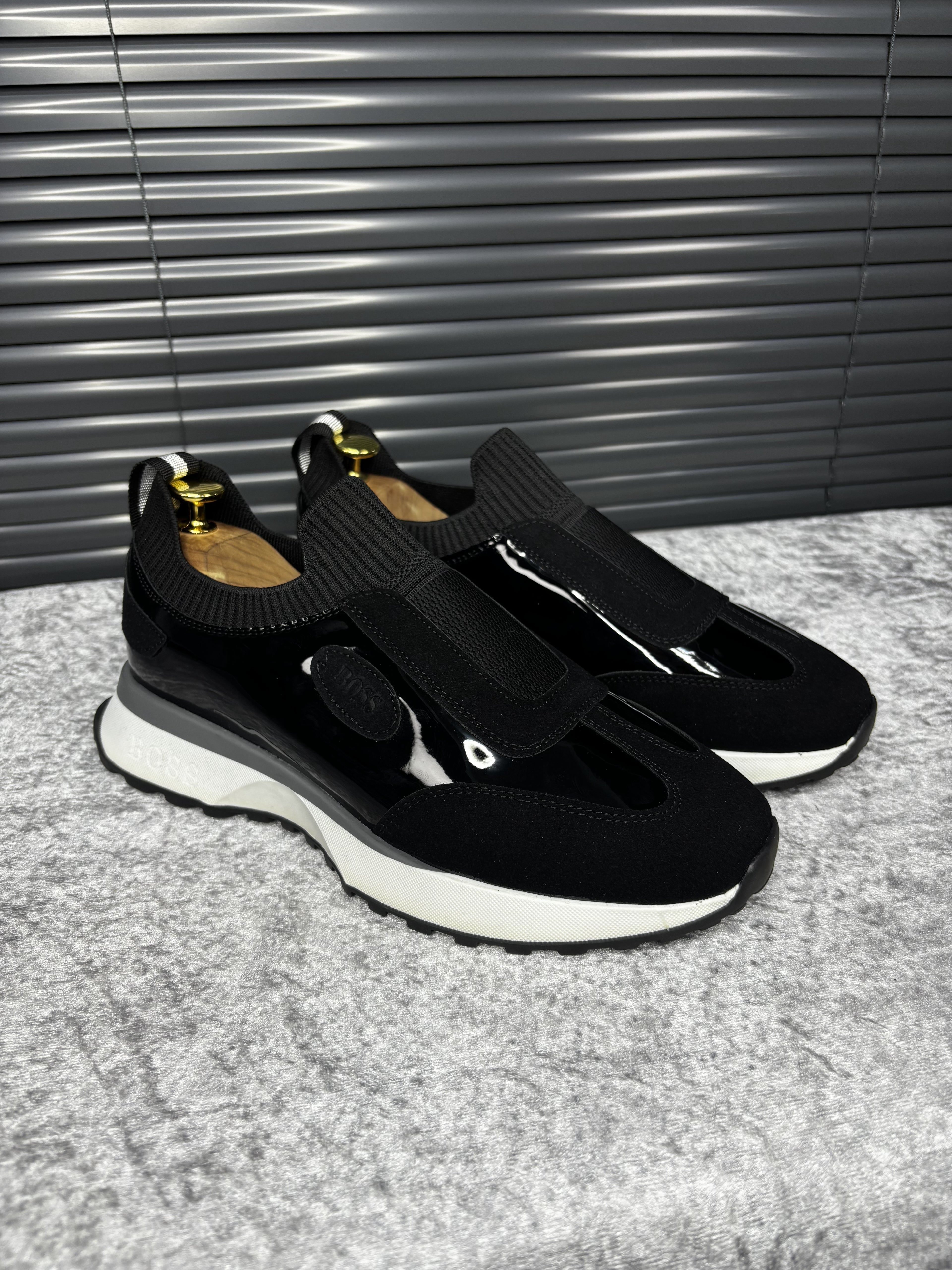 Hugo Boss Erkek Sneaker – Siyah Parlak Detay