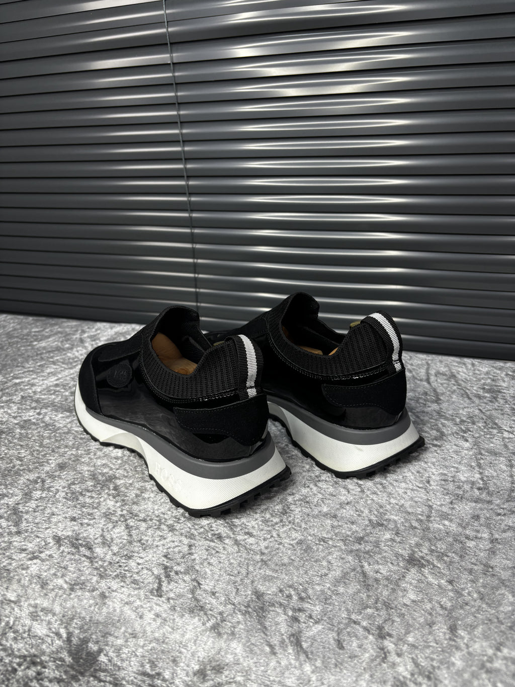 Hugo Boss Erkek Sneaker – Siyah Parlak Detay