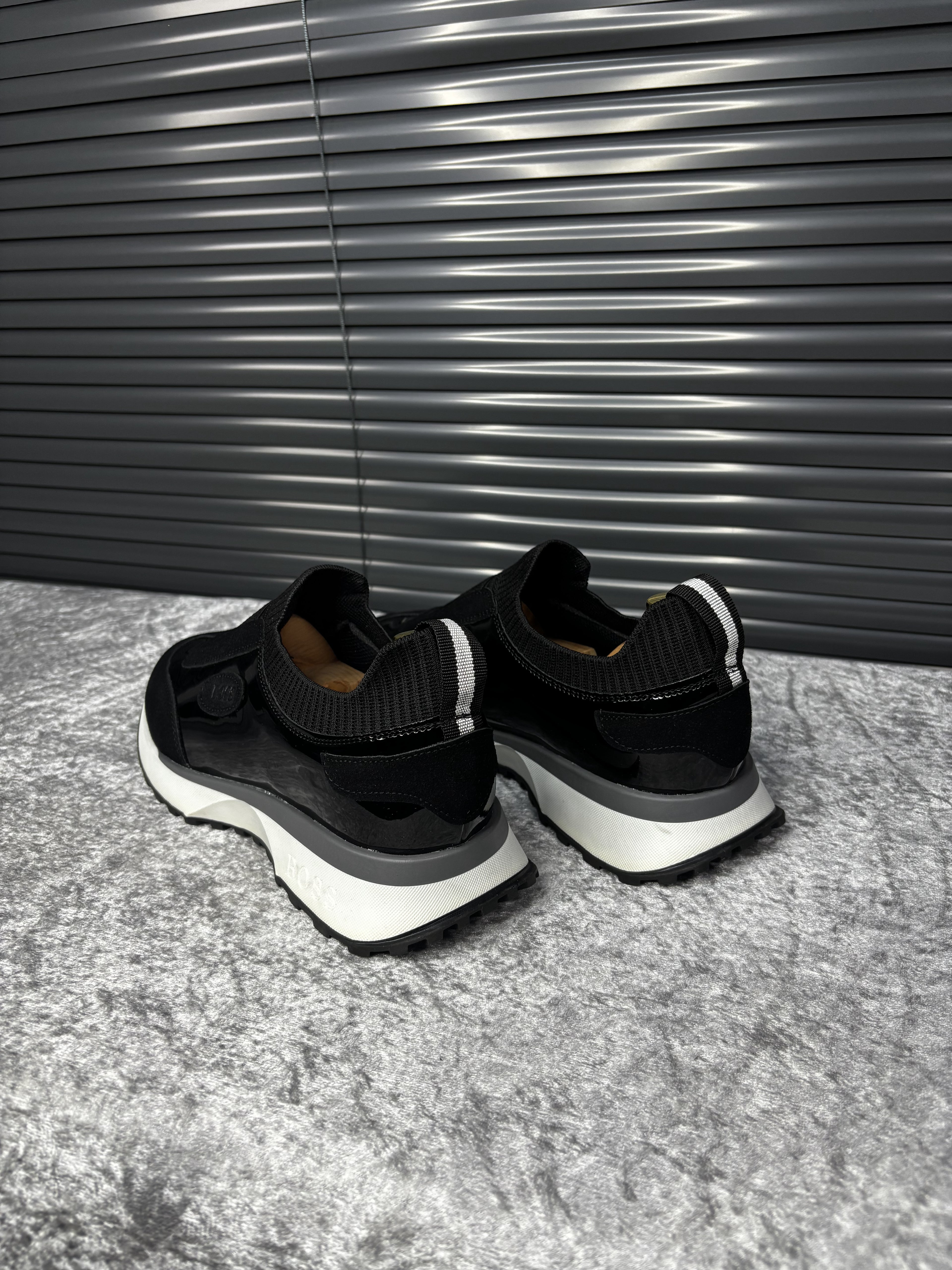 Hugo Boss Erkek Sneaker – Siyah Parlak Detay